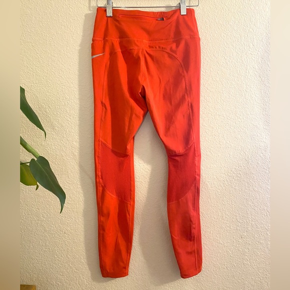 Women’s Nike Dri Fit 7/8 Leggings - Picture 5 of 8